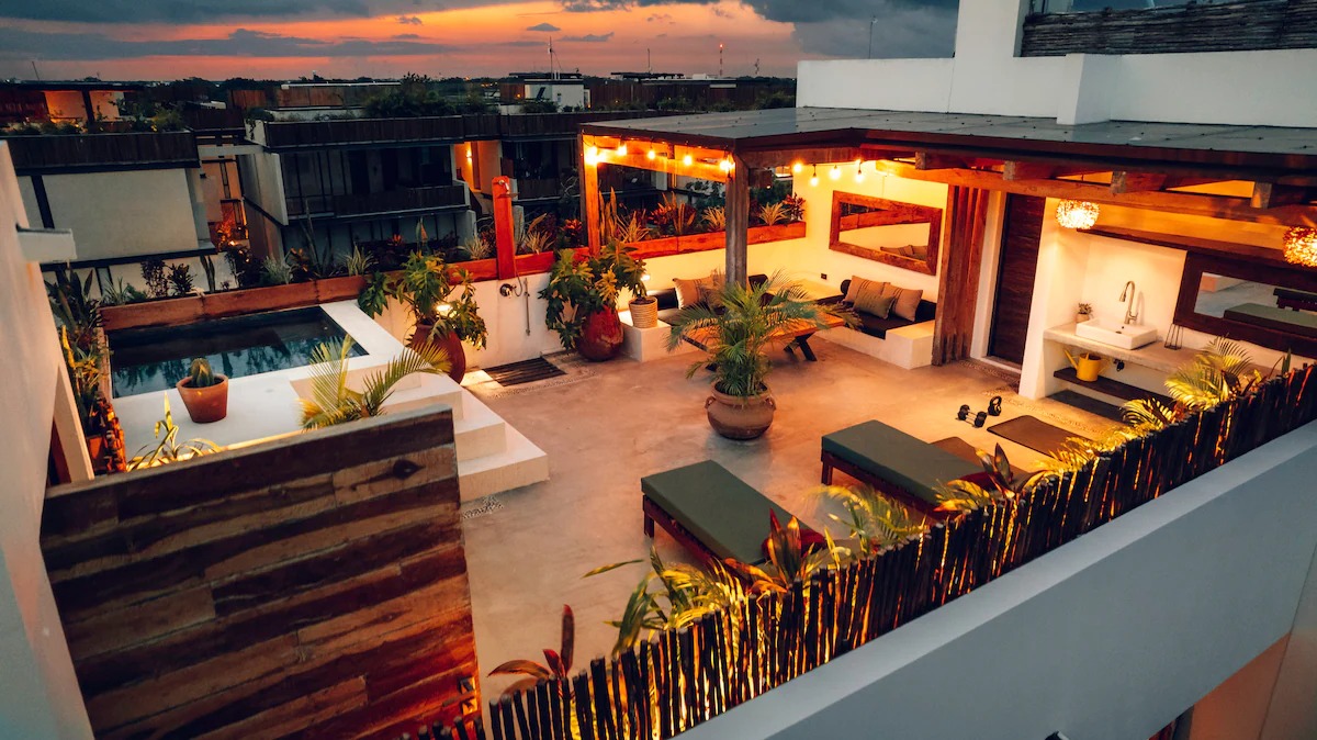 SPOTLIGHT: 2 bed 3 bath Duplex Penthouse with proven rental